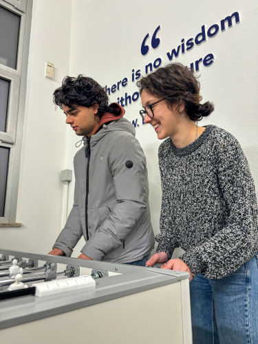 studenti che giocano